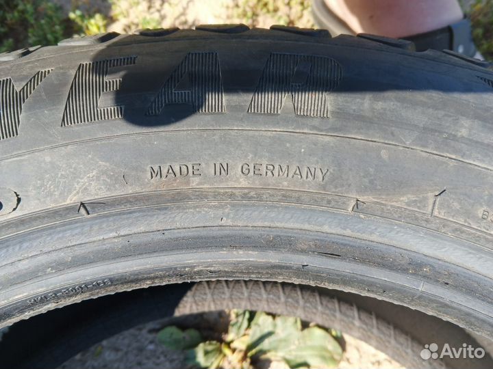 Goodyear Ultragrip Ice Arctic 235/55 R18