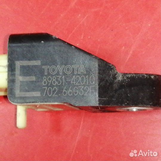 Датчик подушек безопасности передний Toyota Camry