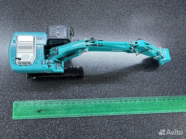 Масштабная модель экскаватора Kobelco SK200