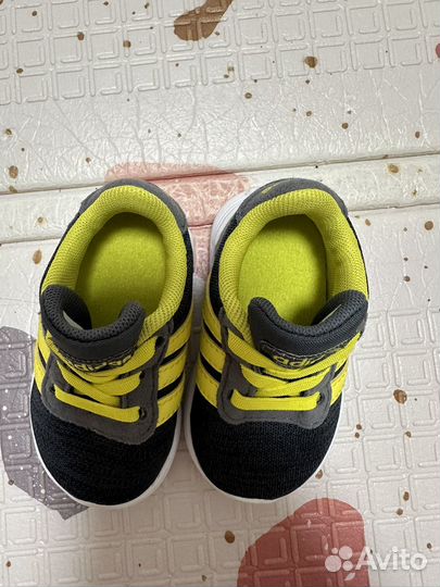 Кроссовки детские adidas 18 размер