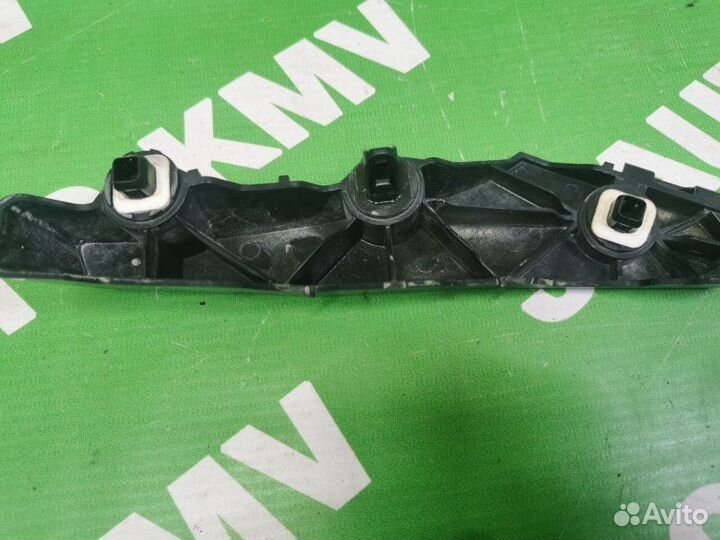 Кронштейн бампера задний левый Toyota Avensis 3