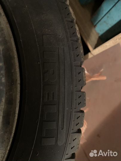 Pirelli Carrier Winter 205/55 R16