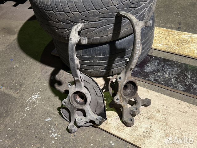 Поворотный кулак левый Мерседес W221 S221 4x4