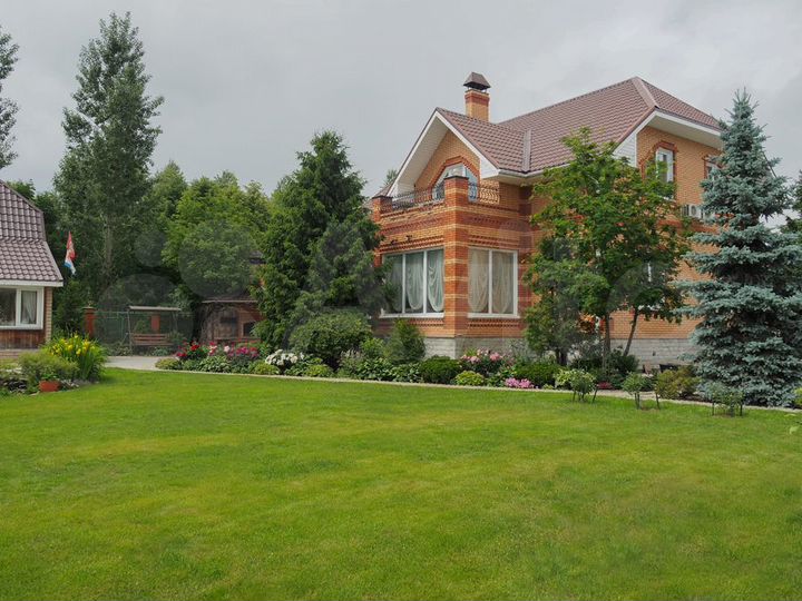 Дом 312,3 м² на участке 15 сот.