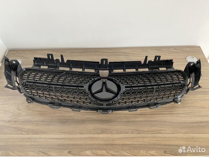 Решетка радиатора Mercedes W213 Diamond