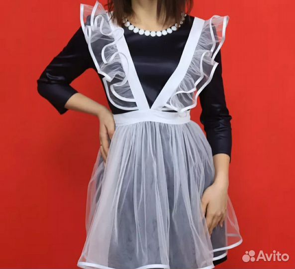 Белый школьный фартук на последний звонок