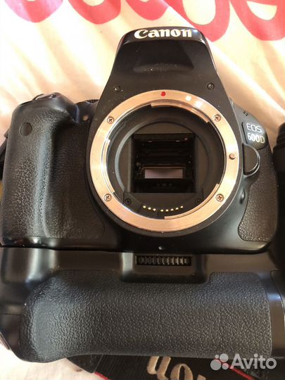 Зеркальный фотоаппарат canon 600d