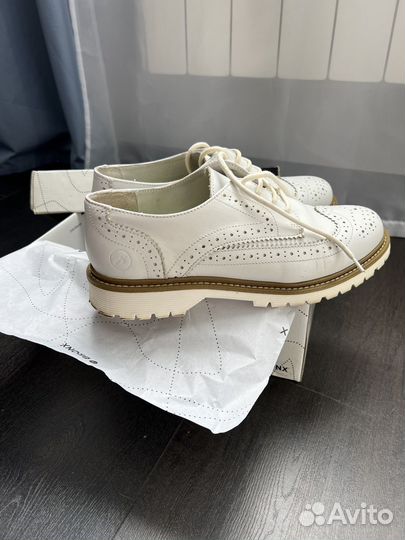 Ботинки броги bronx 41 размер белые