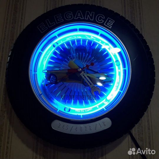 Часы кварцевые с электрической подсветкой
