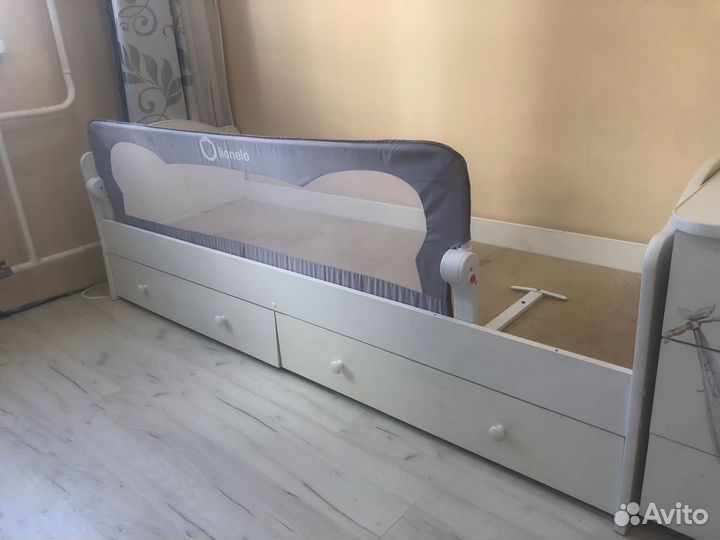 Бортик для кровати