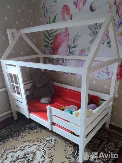 Детская кровать домик
