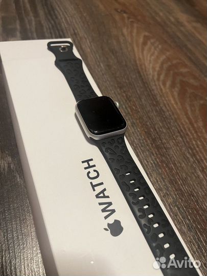 Часы apple watch se 40 mm