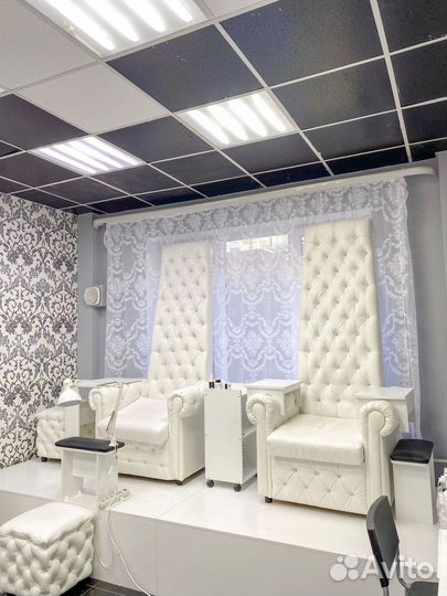 Бровист-визажист, лэшмейкер