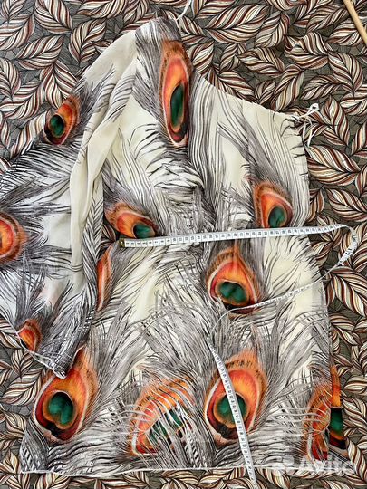 Топ на одно плечо с принтом павлина