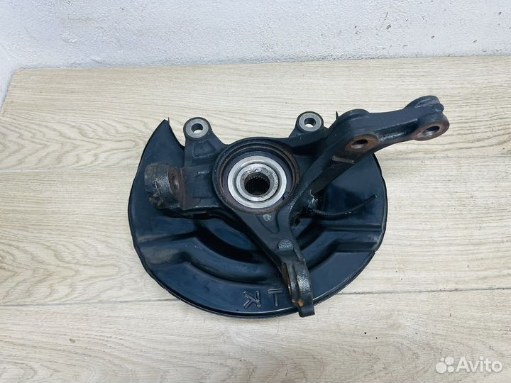 Кулак передний правый Honda CR-V 3 RE