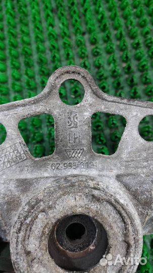 Опора амортизатора Opel Corsa D 2011