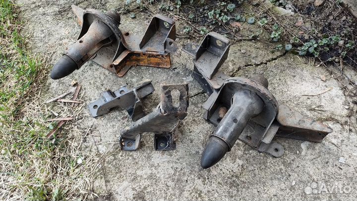 Кранштейн подушек двиг. Шевроле нива 2шт