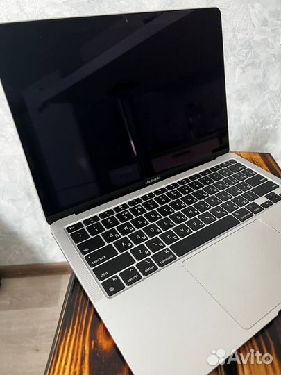 Macbook air 13 2020 m1
