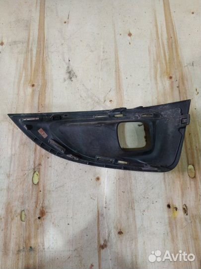 Накладка бампера передняя правая Mitsubishi