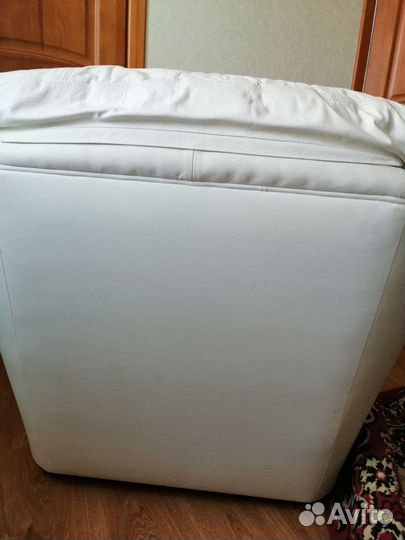 Кожанное кресло