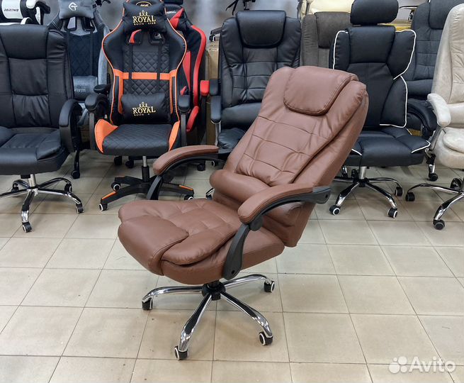 Компьютерное кресло новое руководителя