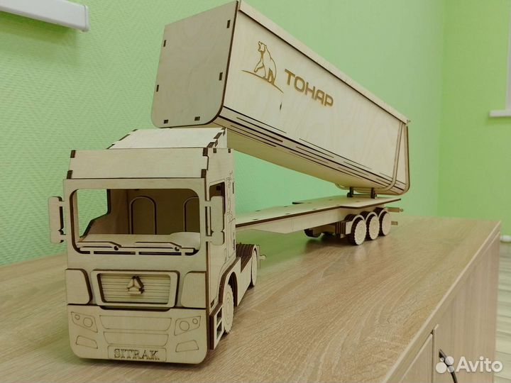 Грузовик Sitrak,Scania, Man