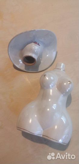 Обнаженная в шляпе