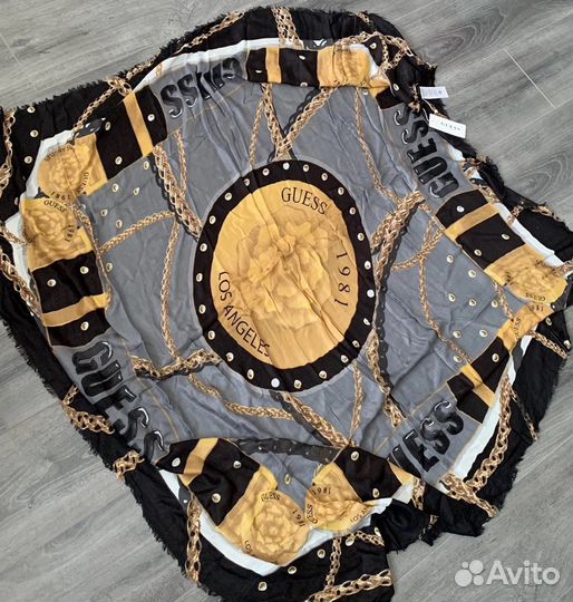 Платок Guess