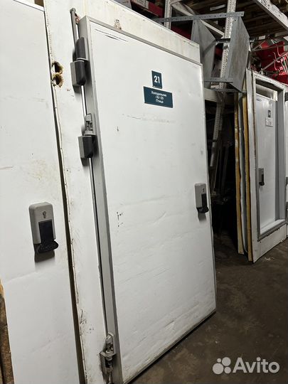 Дверь для холодильной камеры