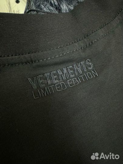 Футболка оверсайз Vetements Pyramid черная