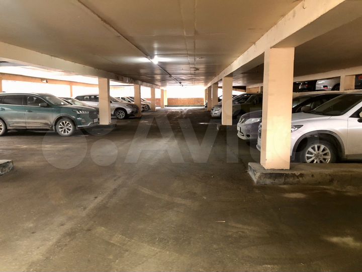Машиноместо, 14 м²