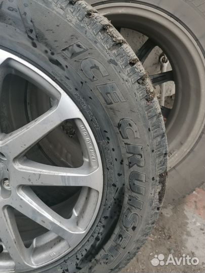 Bridgestone Ice Cruiser 7000 225/65 R17