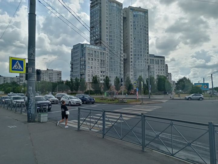 Торцевое помещение, 259 м²