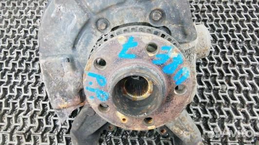 Ступица передняя правая volkswagen bora 1 (UBE07N9