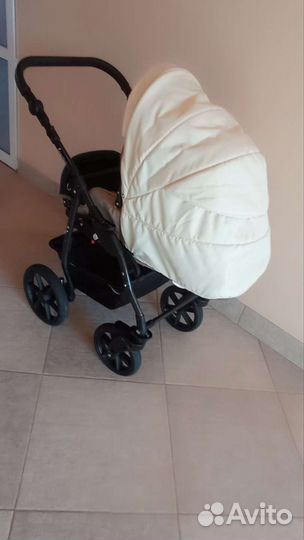 Прогулочная коляска новая складная