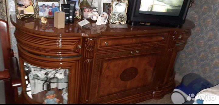 Комод с зеркалом