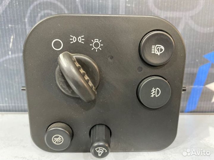 Переключатель света Chevrolet Trailblazer GMT360