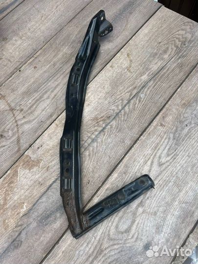 Крепление фары переднее правое Honda Civic 4D 1.8