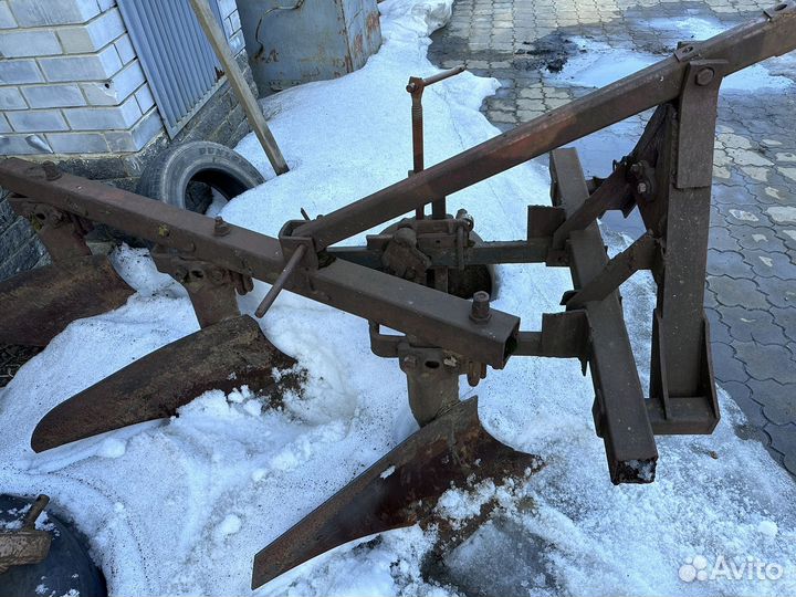 Плуг на Мтз