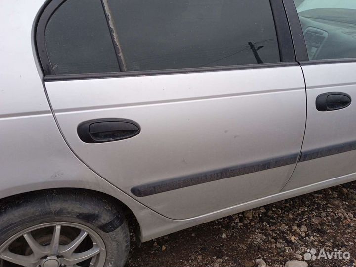 Дверь задняя правая Тойота Авенсис 1