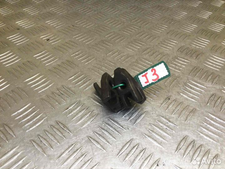 Скоба (кронштейн) крепления форсунки Kia Carnival