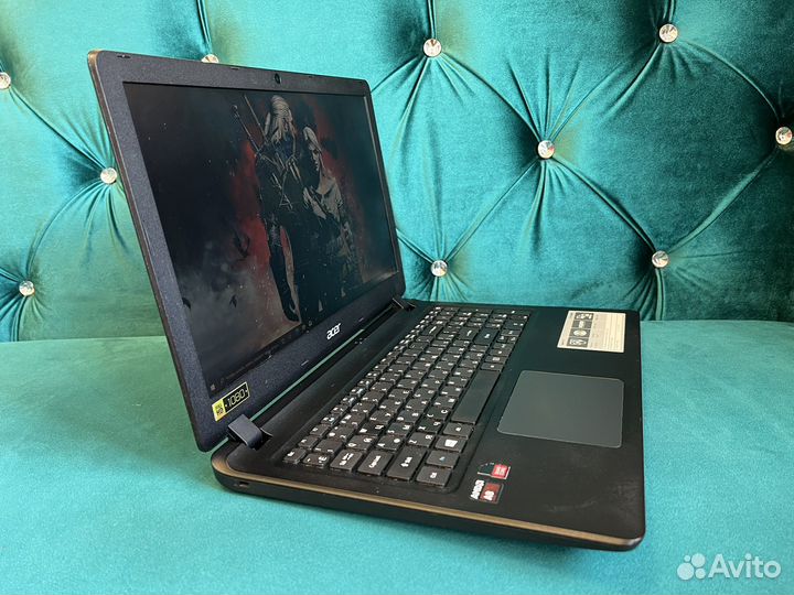 Игровой Acer ES1 AMD A8 Radeon FHD SSD