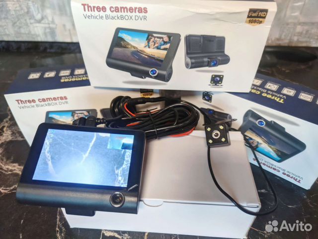 Видеорегистратор 1080pHDR запись сразу с 3 камер