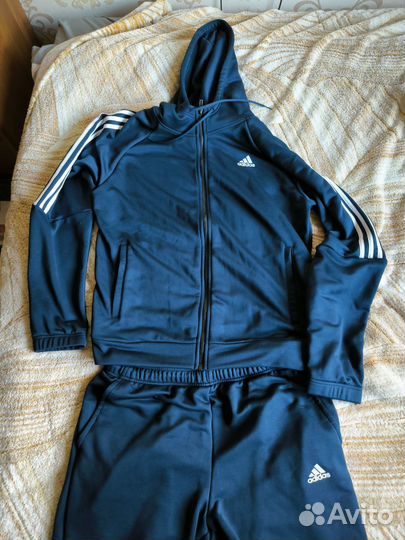 Спортивный костюм Adidas re-focus