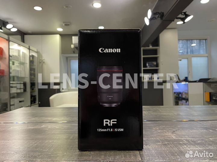 Canon RF 135mm f/1.8L IS USM