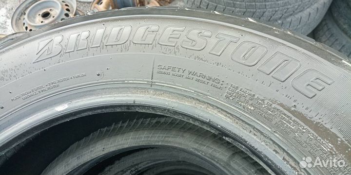 Bridgestone Dueler H/T 667 215/70 R16 99H