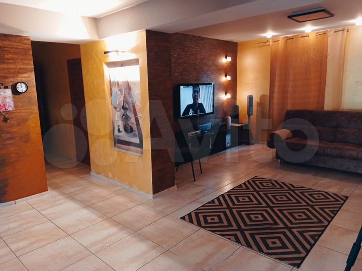 Дом 450 м² на участке 6 сот.