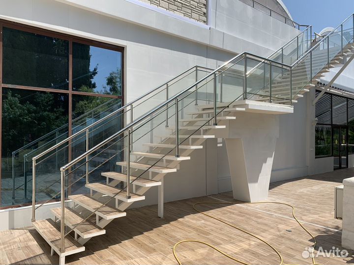 Ограждения из нержавеющей стали со стеклом