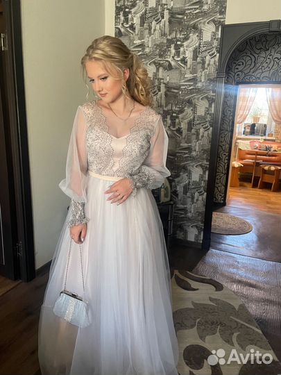 Вечернее платье