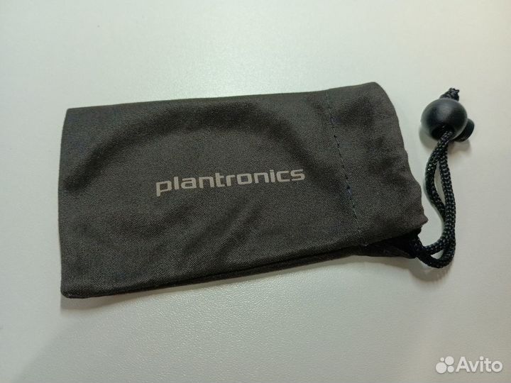 Bluetooth гарнитура Plantronics backbeat GO 2